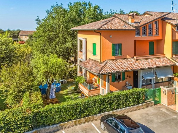 casa indipendente in vendita ad Albinea in zona Fondo Oca