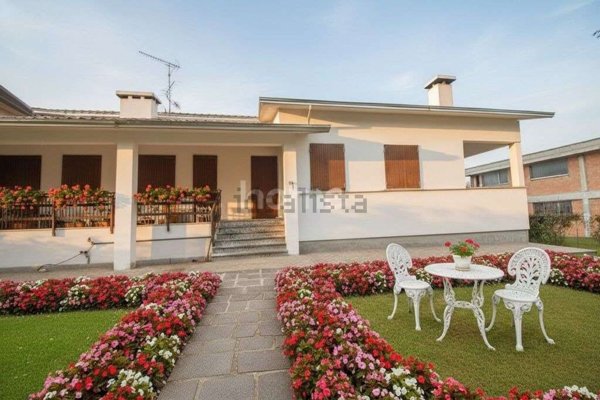 casa indipendente in vendita ad Albinea in zona Fondo Oca