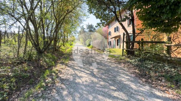 casa indipendente in vendita ad Albinea in zona La Russia
