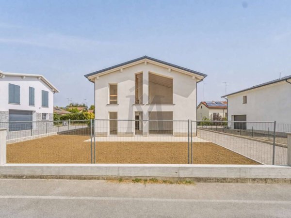 casa indipendente in vendita ad Albinea in zona Borzano