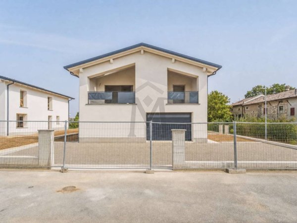 casa indipendente in vendita ad Albinea in zona Borzano