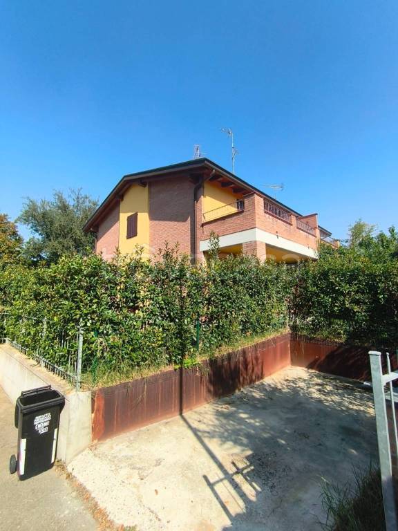 casa indipendente in vendita ad Albinea in zona Borzano