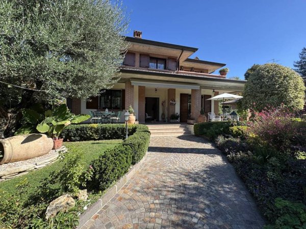 casa indipendente in vendita ad Albinea