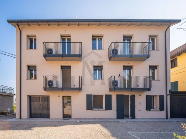 appartamento in vendita ad Albinea in zona Borzano
