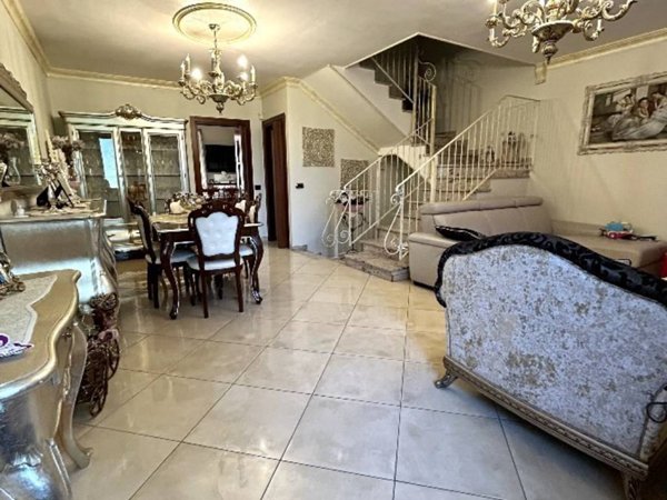 casa indipendente in vendita a Bagnolo in Piano