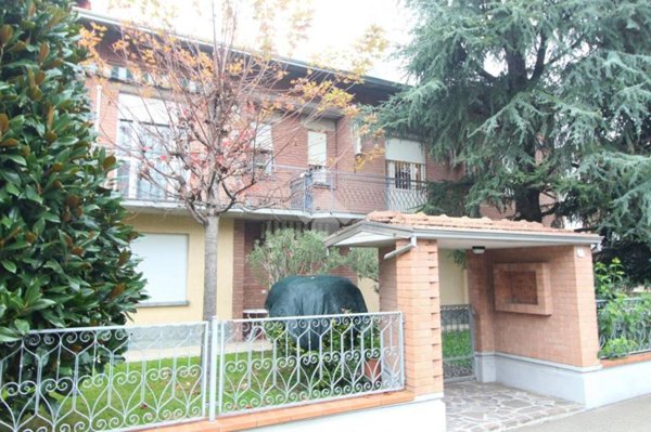casa indipendente in vendita a Bagnolo in Piano