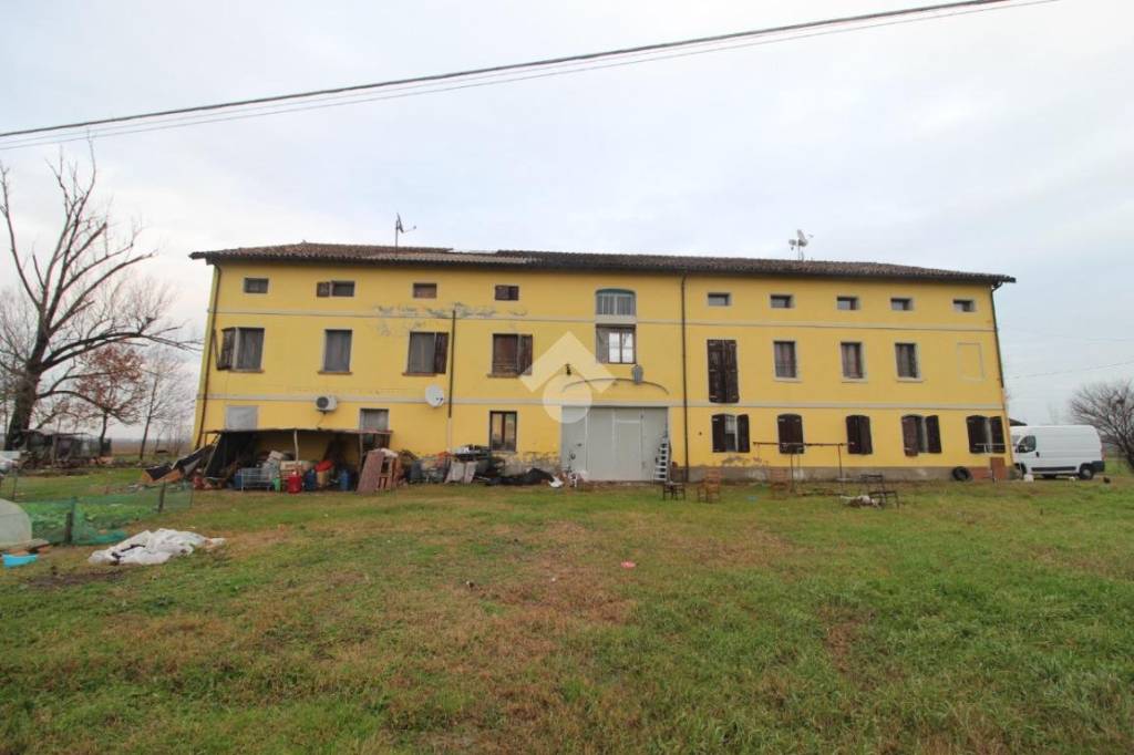 casa indipendente in vendita a Bagnolo in Piano