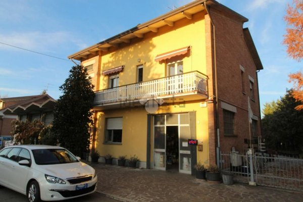 casa indipendente in vendita a Bagnolo in Piano
