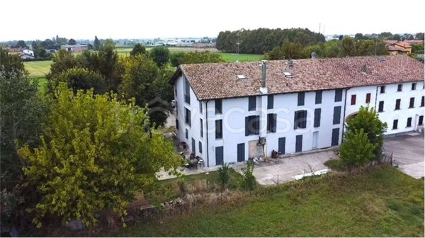 casa indipendente in vendita a Bagnolo in Piano
