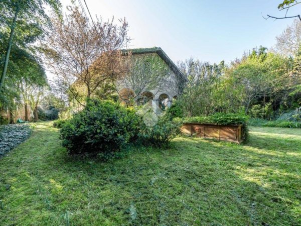 casa indipendente in vendita a Bagnolo in Piano in zona Pieve Rossa