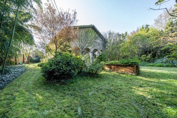 casa indipendente in vendita a Bagnolo in Piano in zona Pieve Rossa