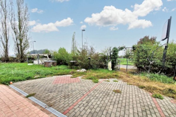 negozio in vendita a Bagnolo in Piano