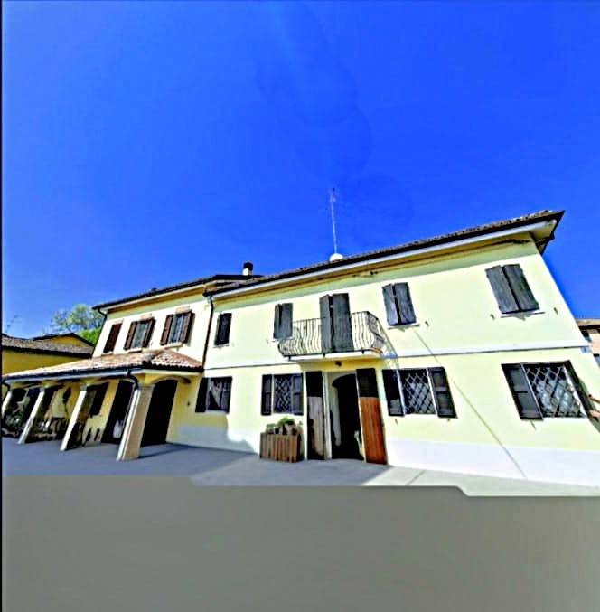 casa indipendente in vendita a Bagnolo in Piano