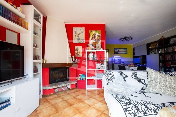casa indipendente in vendita a Bagnolo in Piano