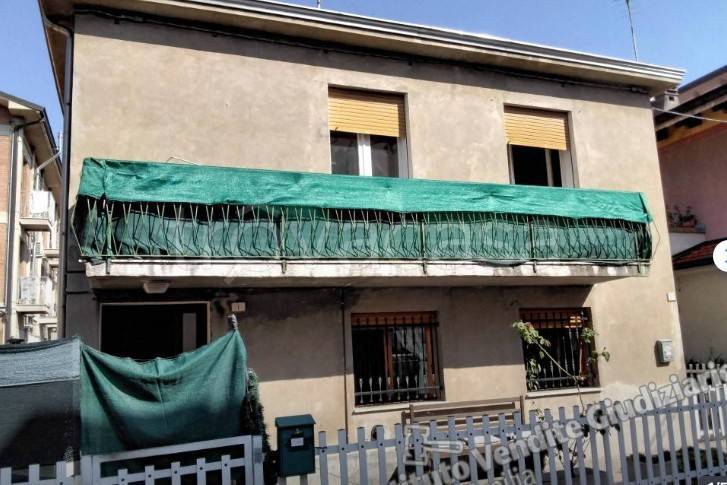 casa indipendente in vendita a Bagnolo in Piano