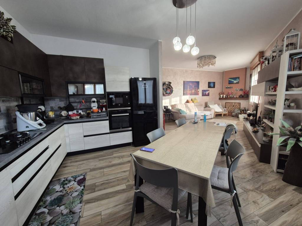 casa indipendente in vendita a Bagnolo in Piano