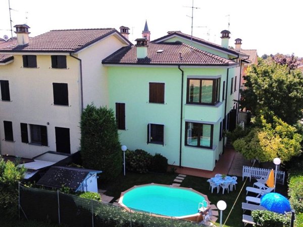 casa indipendente in vendita a Bagnolo in Piano