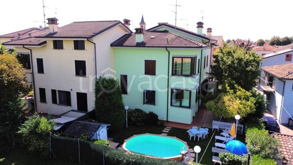 casa indipendente in vendita a Bagnolo in Piano