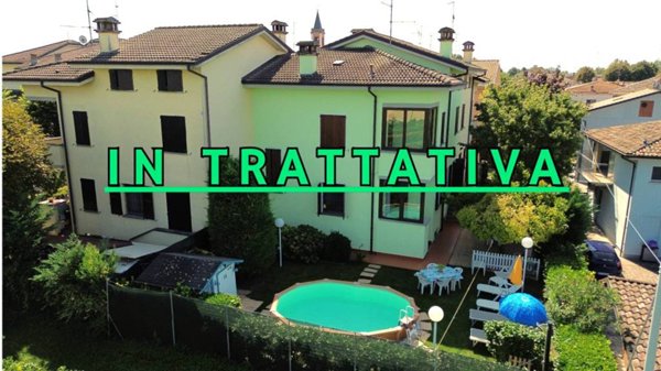 casa indipendente in vendita a Bagnolo in Piano