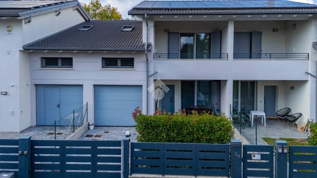 casa indipendente in vendita a Bagnolo in Piano