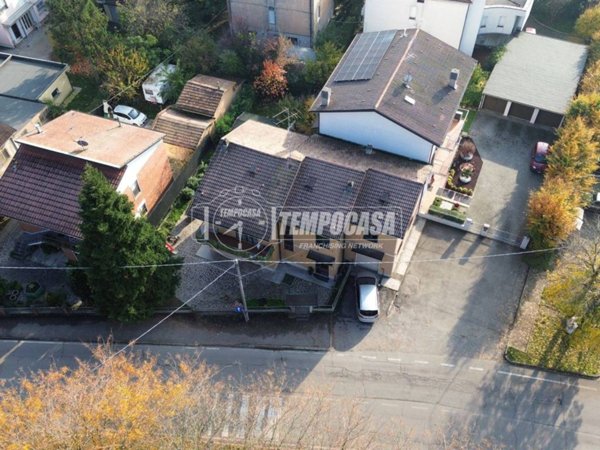 casa indipendente in vendita a Bagnolo in Piano