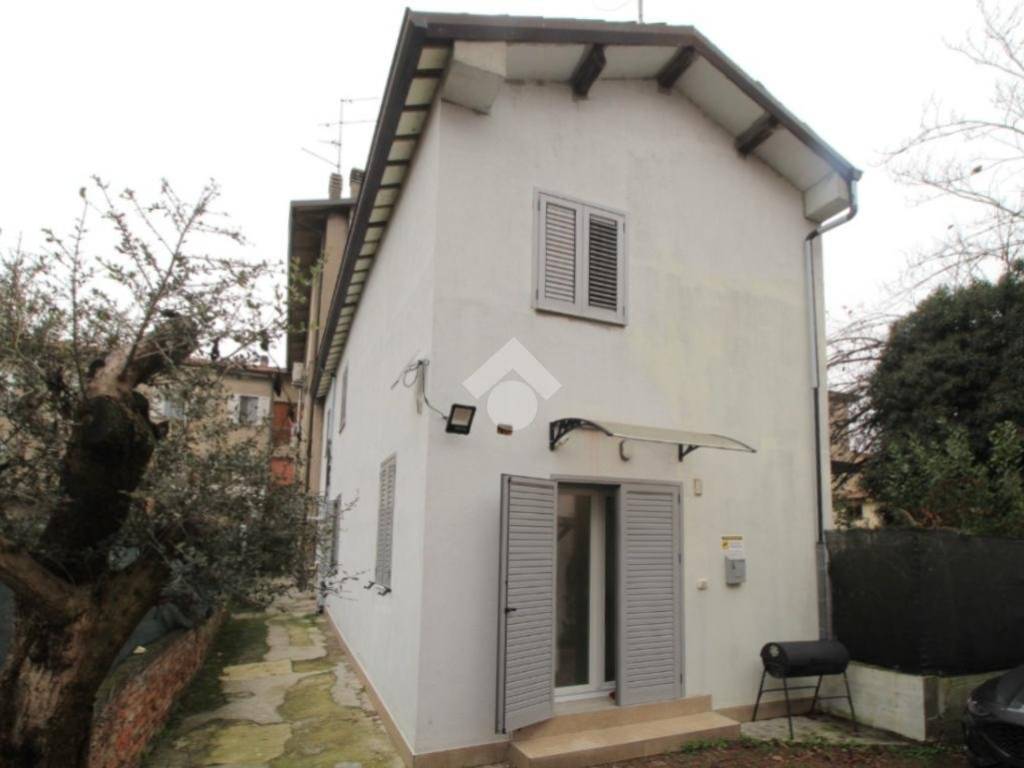 casa indipendente in vendita a Bagnolo in Piano