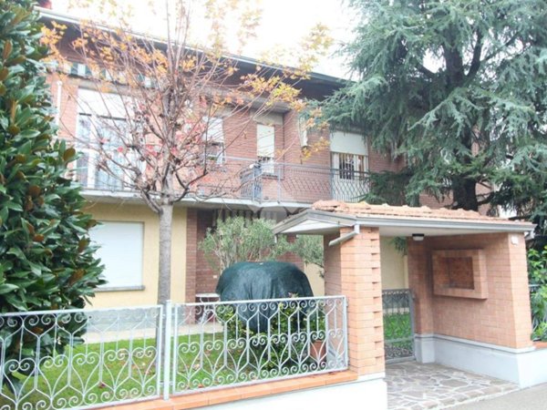 casa indipendente in vendita a Bagnolo in Piano