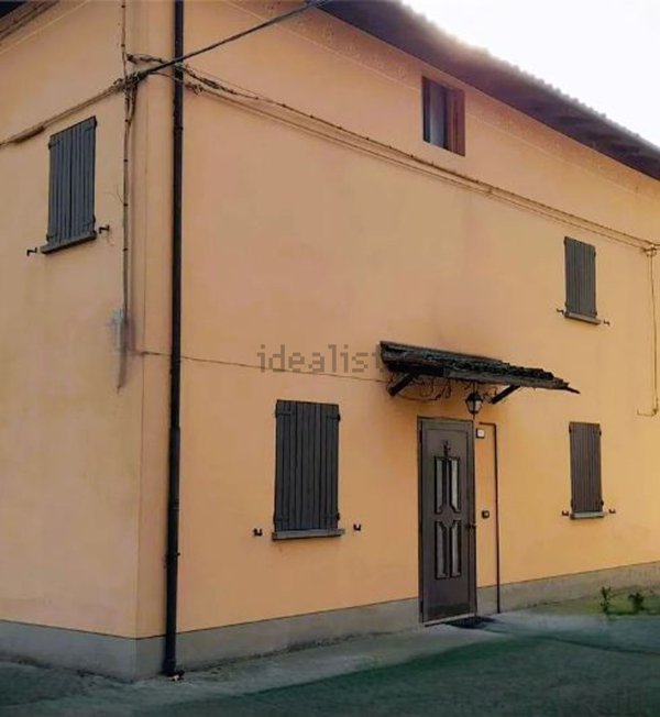 casa indipendente in vendita a Bagnolo in Piano