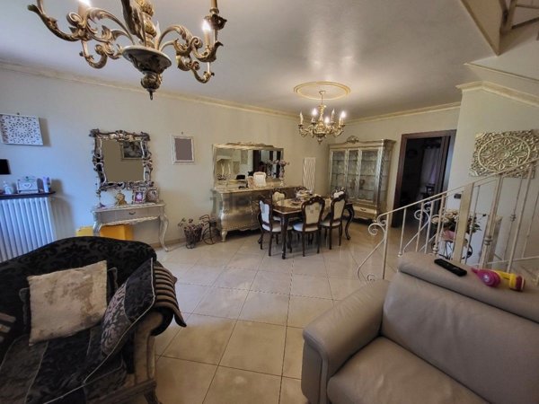 casa indipendente in vendita a Bagnolo in Piano