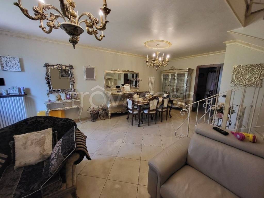 casa indipendente in vendita a Bagnolo in Piano