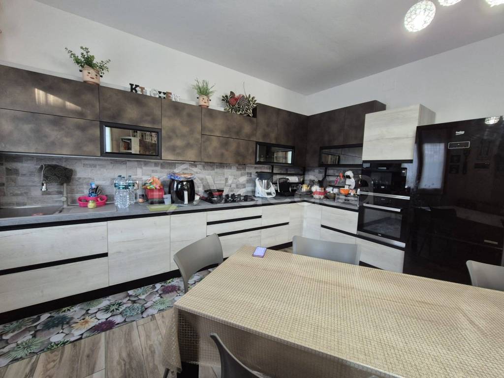 casa indipendente in vendita a Bagnolo in Piano