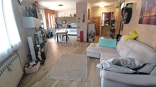 casa indipendente in vendita a Bagnolo in Piano