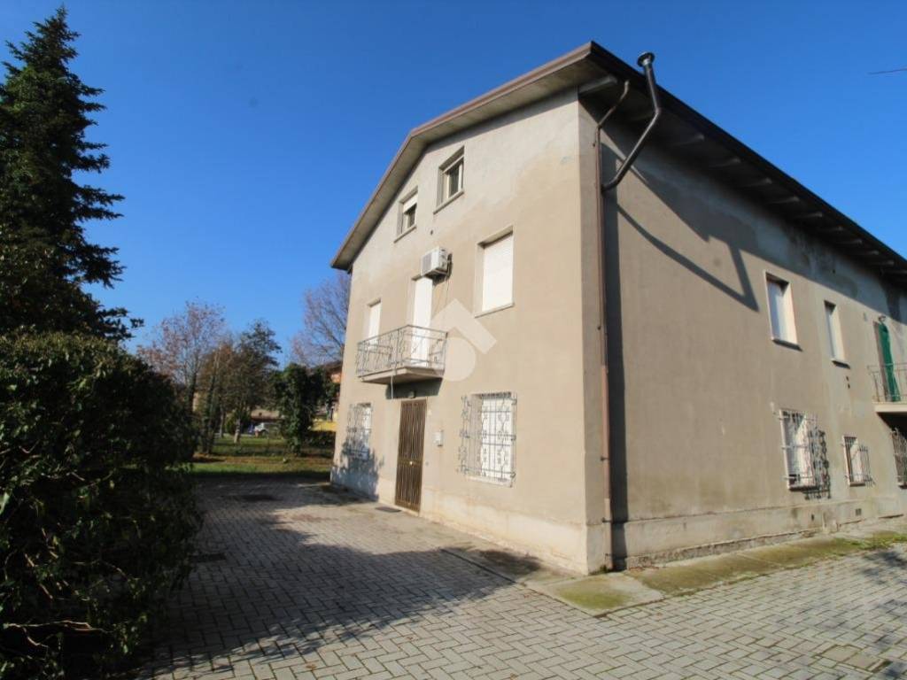 casa semindipendente in vendita a Bagnolo in Piano