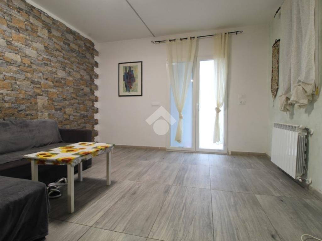 casa indipendente in vendita a Bagnolo in Piano