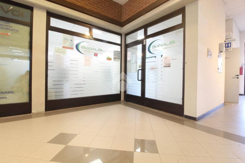 ufficio in vendita a Bagnolo in Piano