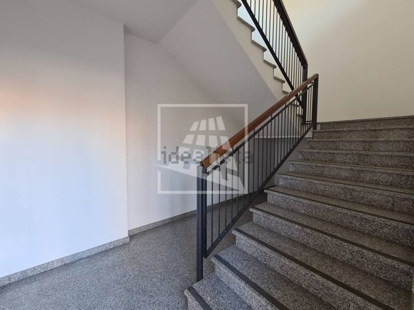 ufficio in vendita a Bagnolo in Piano