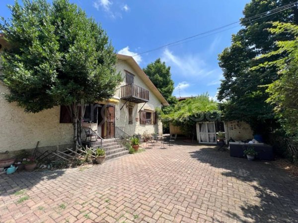 casa indipendente in vendita a Bagnolo in Piano
