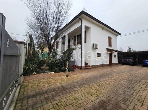 casa indipendente in vendita a Bagnolo in Piano