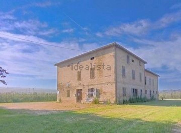casale in vendita a Bagnolo in Piano