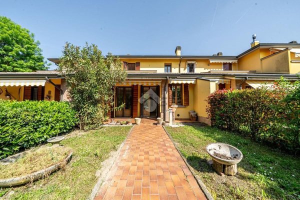 casa indipendente in vendita a Bagnolo in Piano