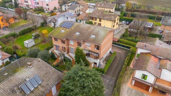 casa indipendente in vendita a Bagnolo in Piano