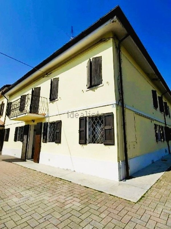 casa indipendente in vendita a Bagnolo in Piano in zona Pieve Rossa