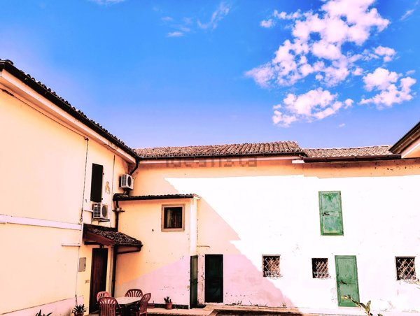 casa semindipendente in vendita a Bagnolo in Piano in zona Pieve Rossa