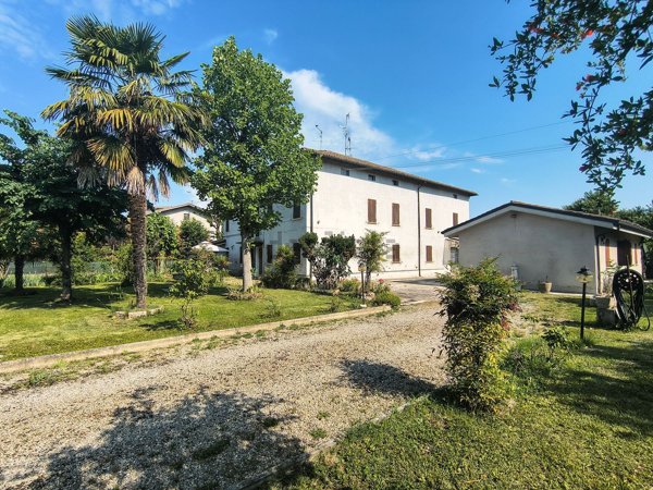 casa indipendente in vendita a Bagnolo in Piano in zona Pieve Rossa