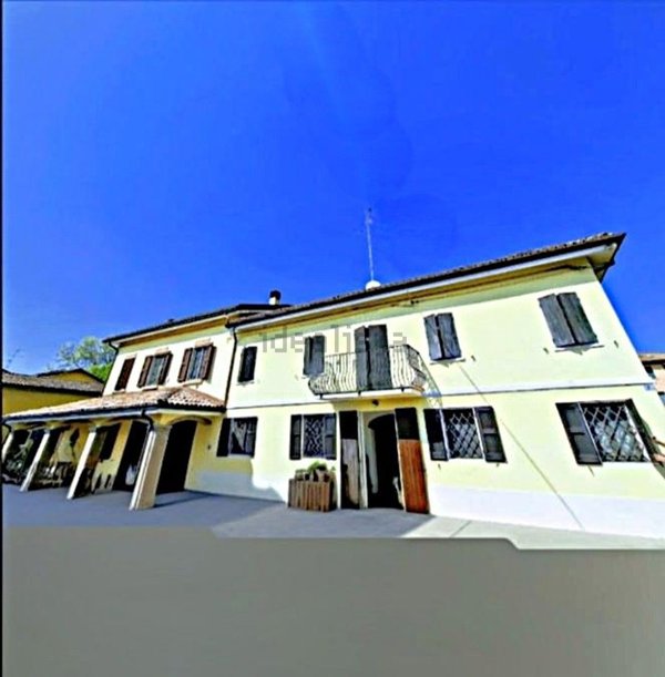 casa indipendente in vendita a Bagnolo in Piano in zona Pieve Rossa