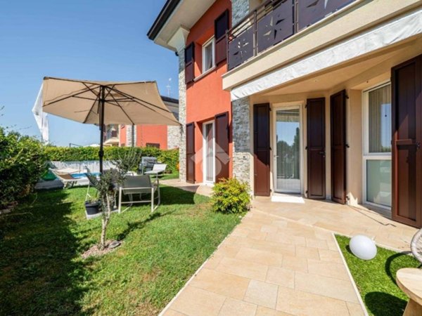 casa indipendente in vendita a Bagnolo in Piano