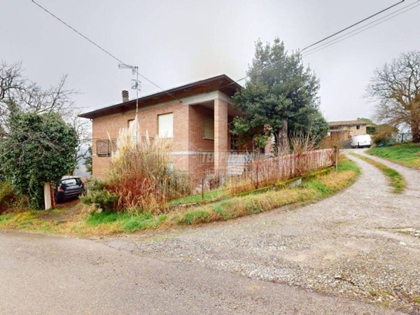 casa indipendente in vendita a Baiso in zona Villa