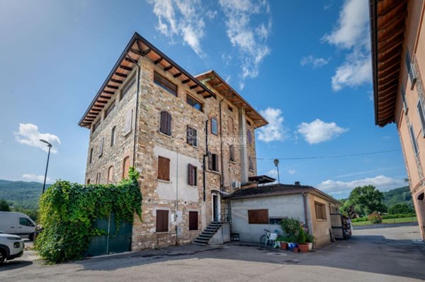 appartamento in vendita a Baiso in zona Muraglione