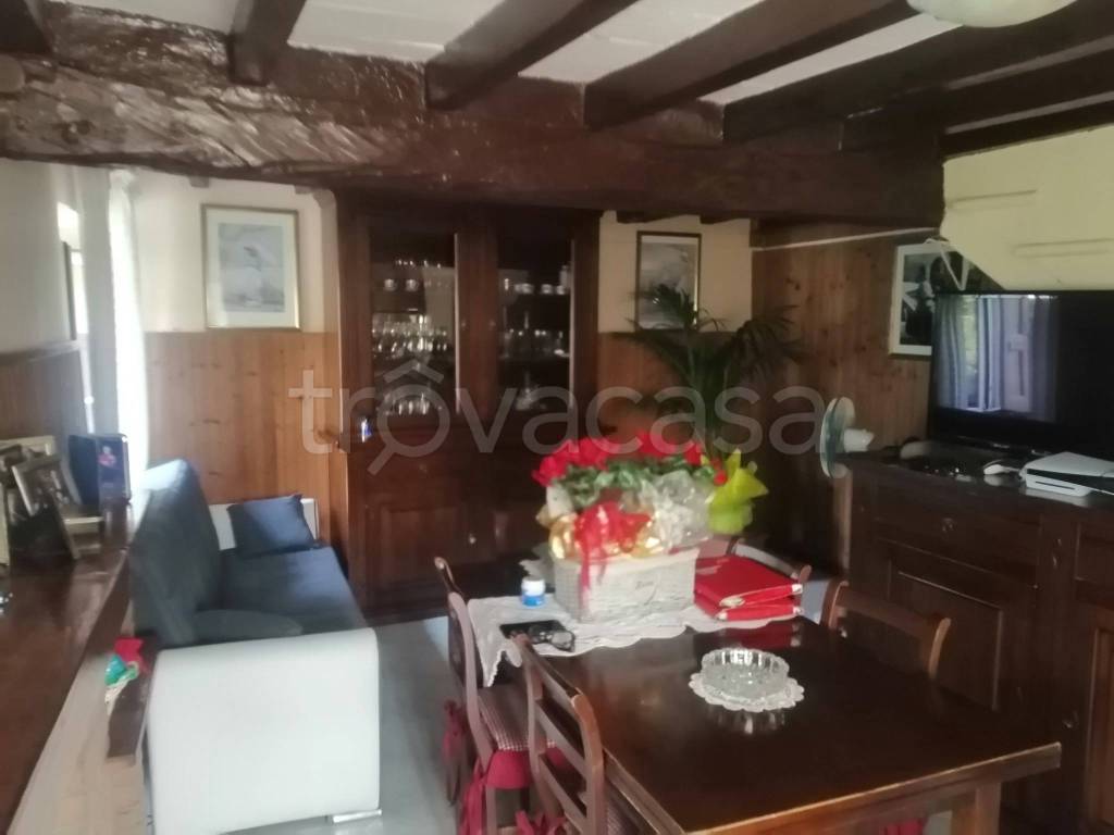 appartamento in vendita a Baiso in zona Antignola