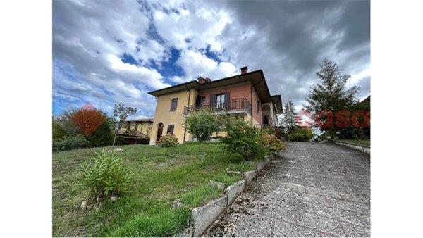 casa indipendente in vendita a Baiso in zona Villa